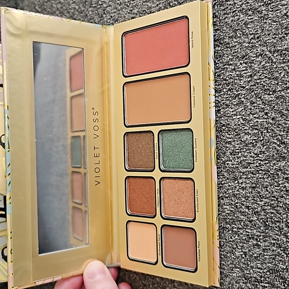 Violet Voss Pretty in Paradise All in One Face & Eye Shadow Palette - Picture 3 of 7